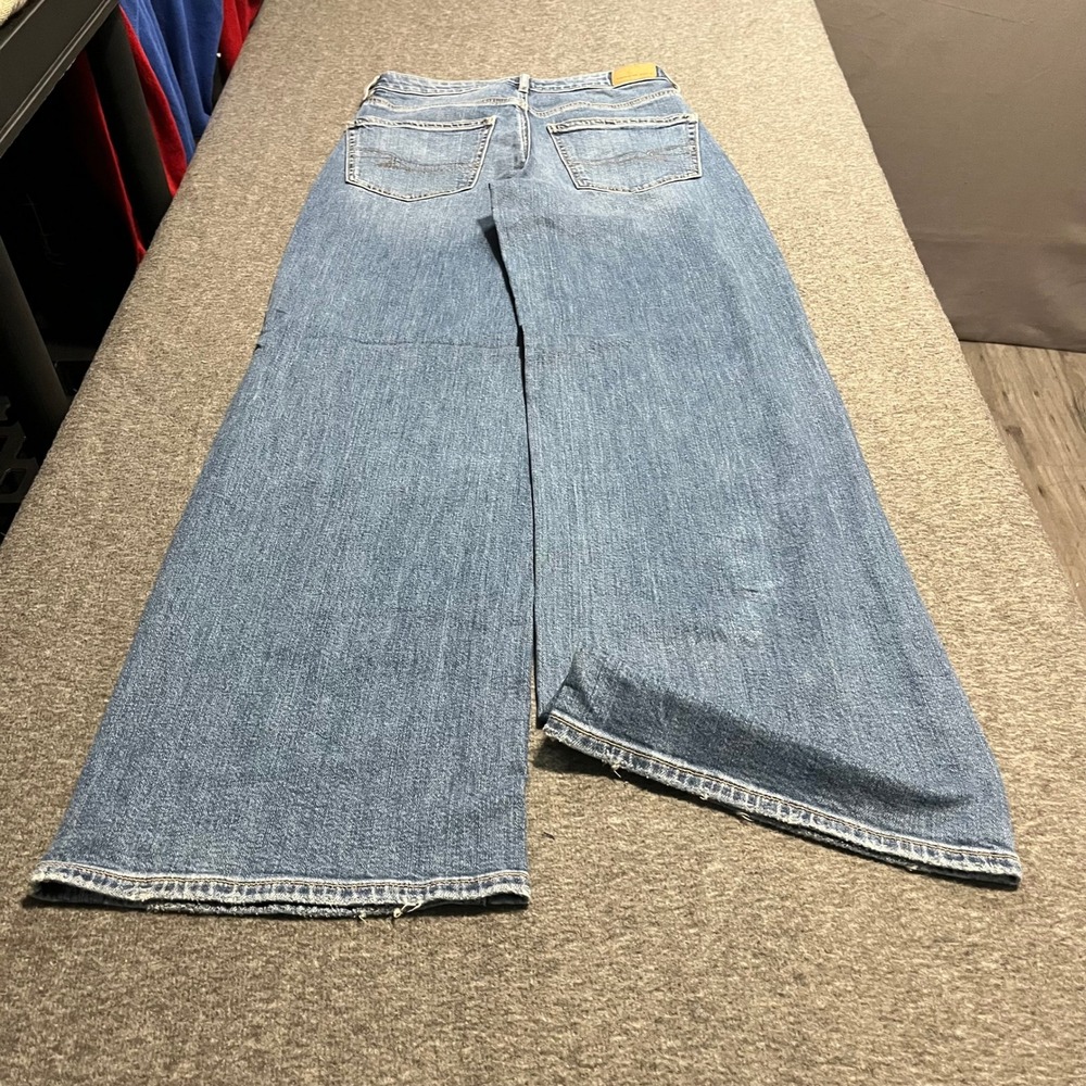 American Eagle Women 2 Regular Wide Leg Distressed Jeans Medium Wash 30x32